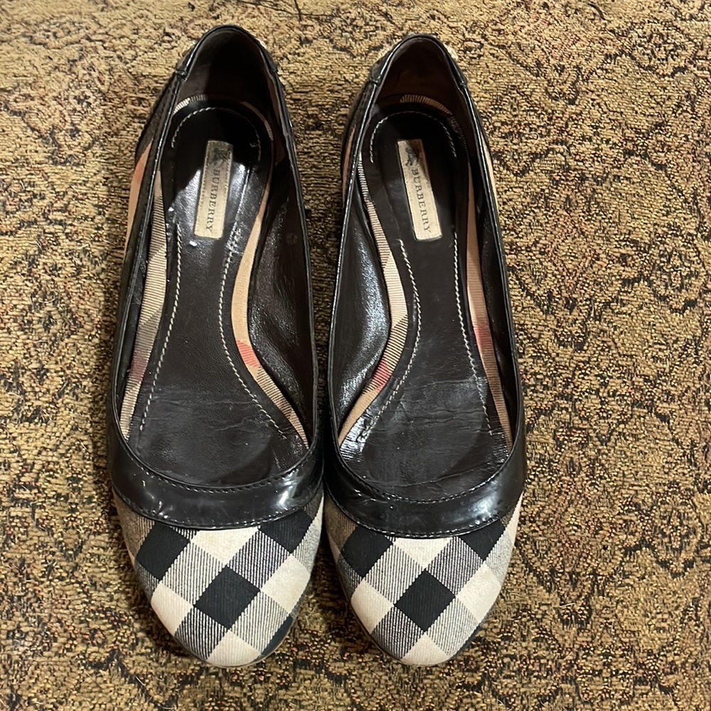 Burberry flats
